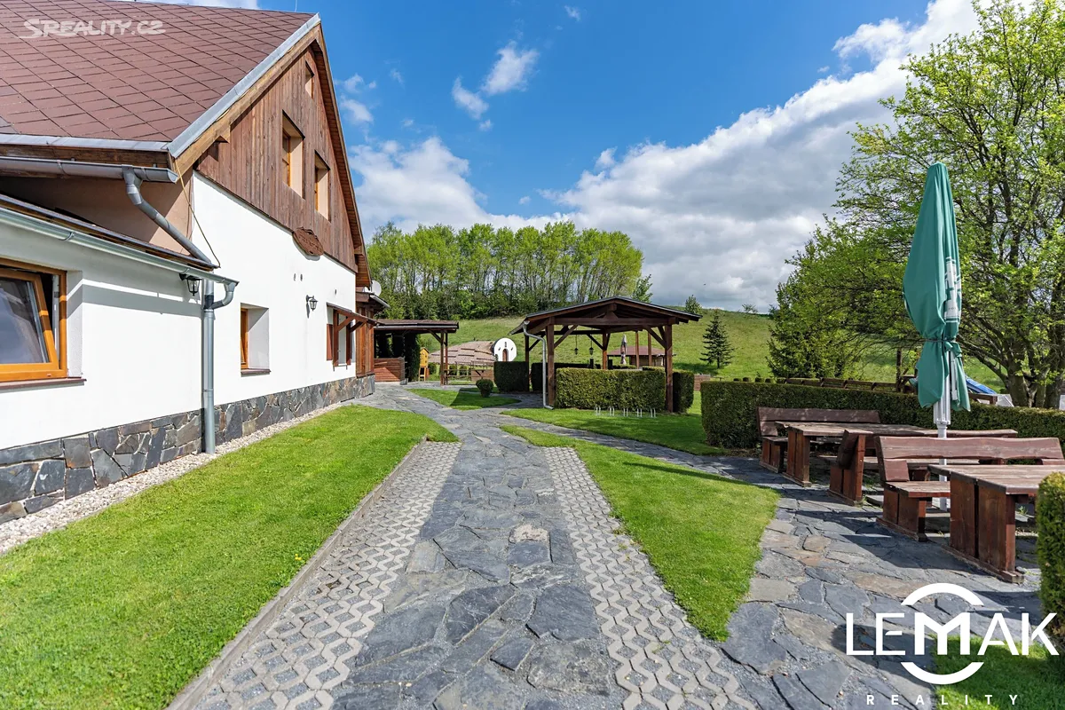 Ubytovací areál s restaurací – snímek 5