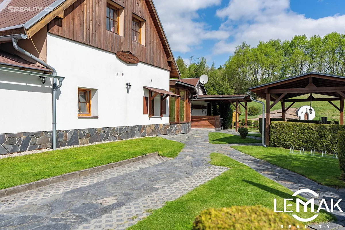 Ubytovací areál s restaurací – snímek 6
