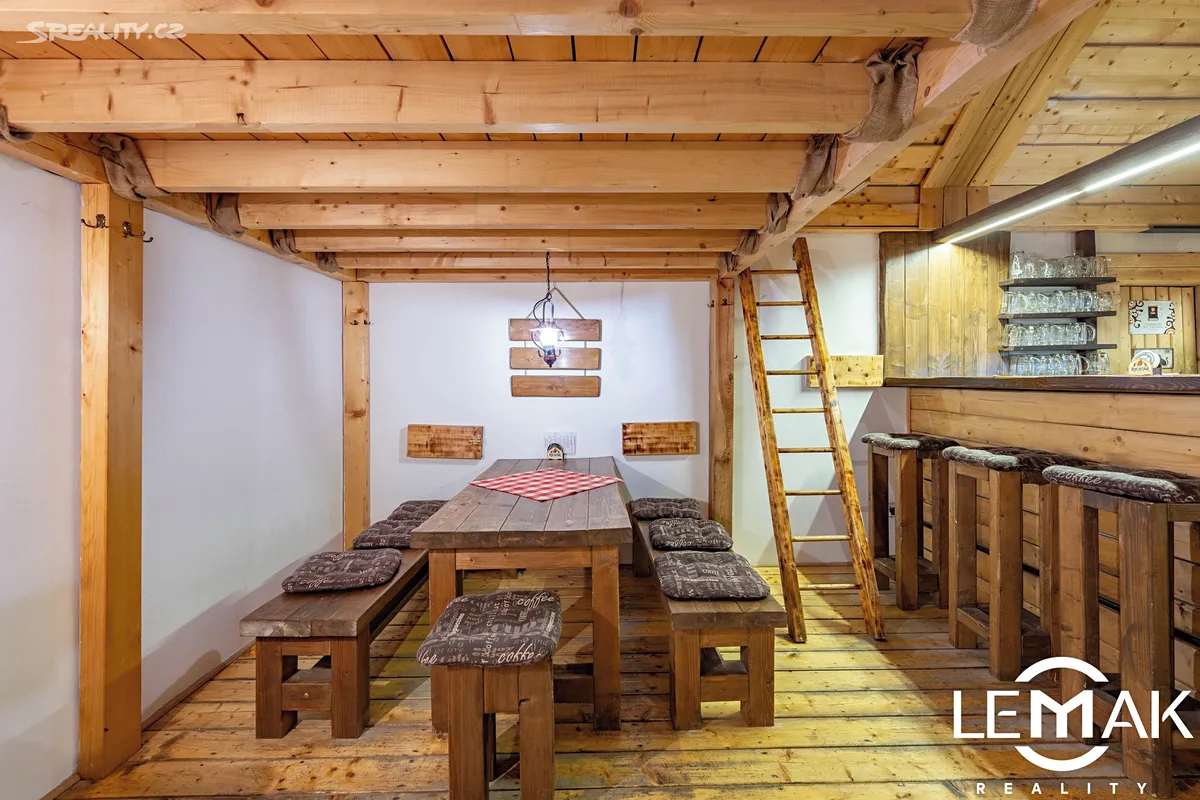 Ubytovací areál s restaurací – snímek 18
