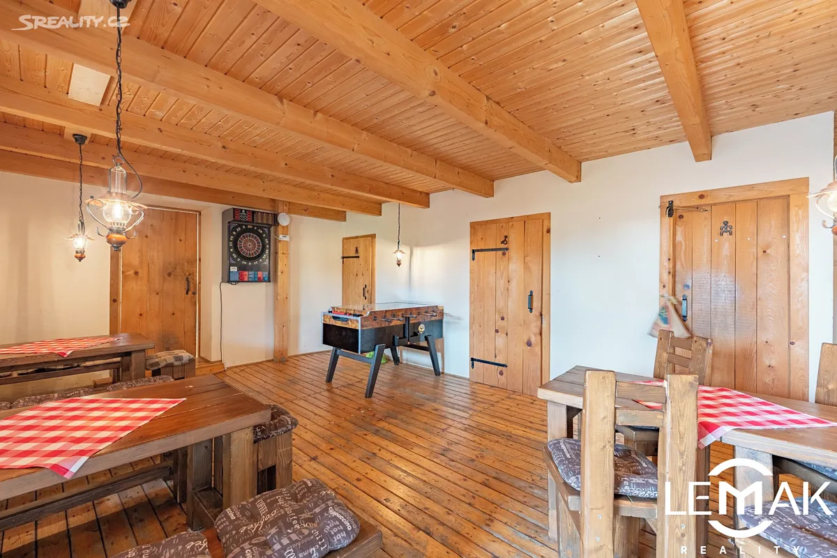 Ubytovací areál s restaurací – snímek 21