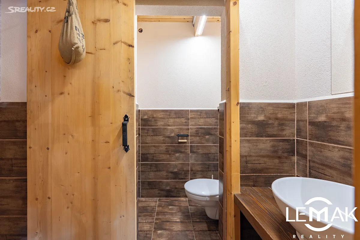 Ubytovací areál s restaurací – snímek 23