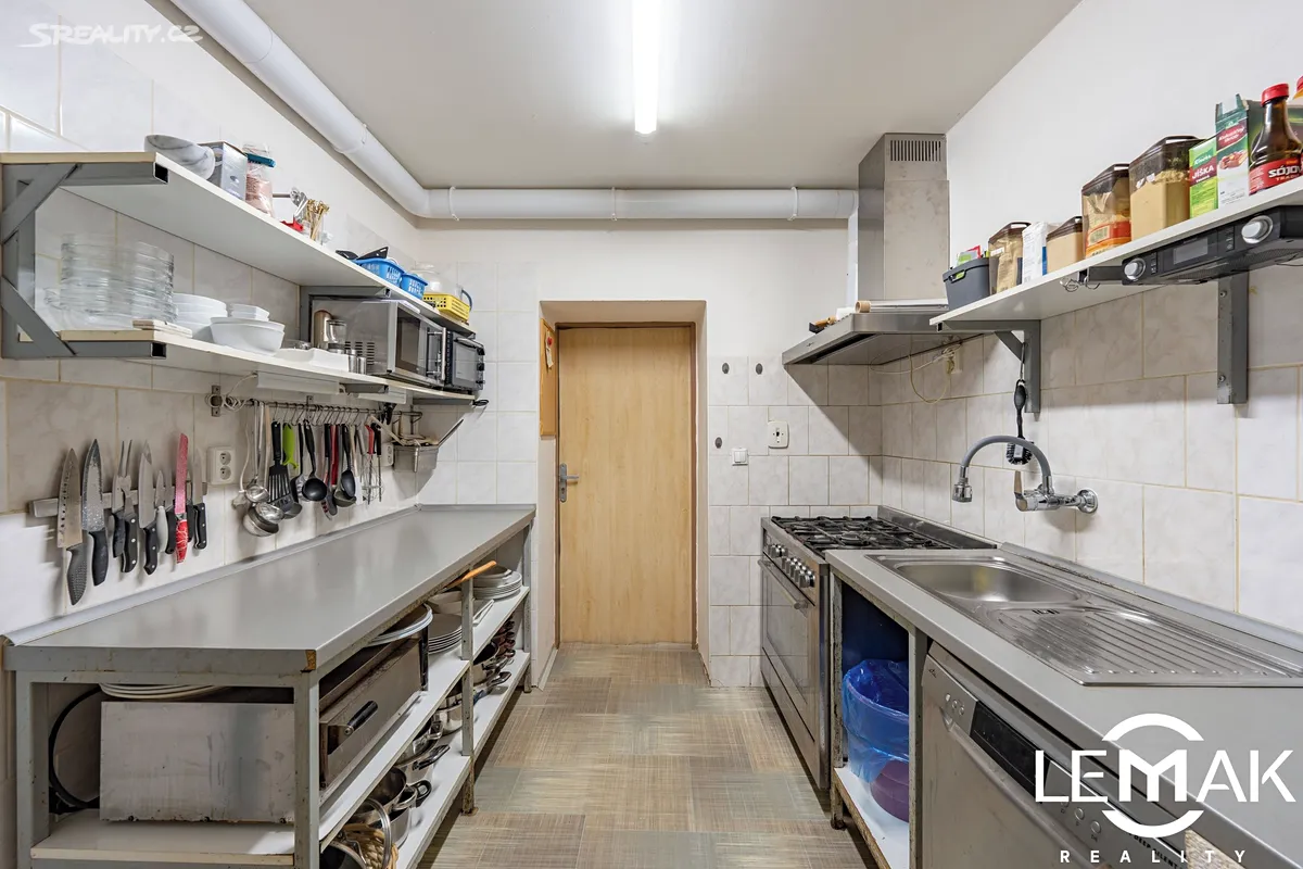Ubytovací areál s restaurací – snímek 24
