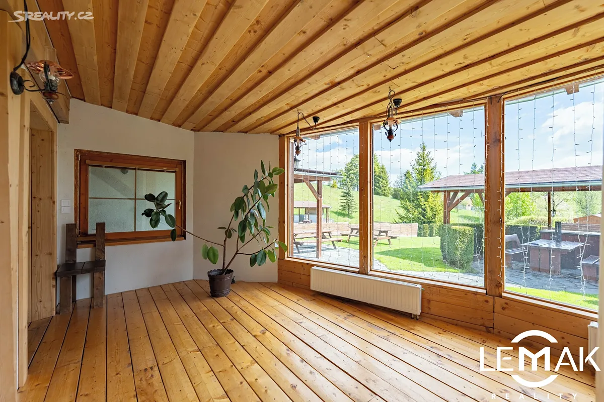 Ubytovací areál s restaurací – snímek 30