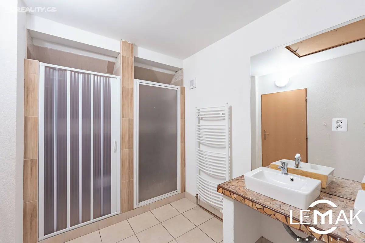 Ubytovací areál s restaurací – snímek 33